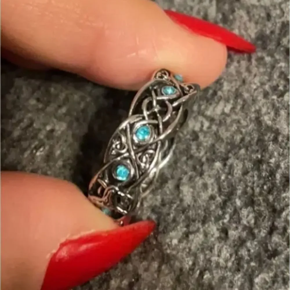 Unisex Silver Celtic Knot wolf Ring with Blue Accents sz 6